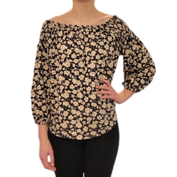 Lauren Ralph Lauren Women's Knit Blue & Cream Floral top size Medium - Picture 1 of 10